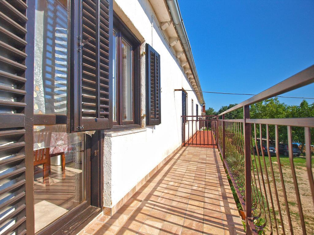 House Sandra 1430 Peresiji Exterior photo
